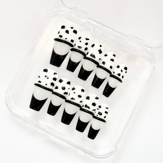 Monochrome Moo
